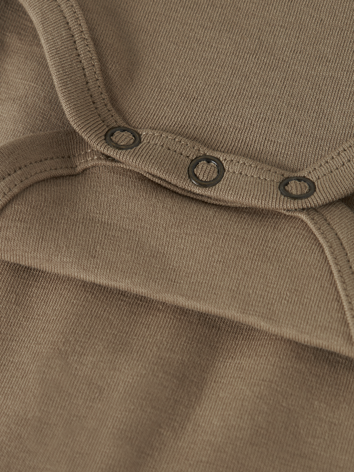 model_shot-front_full